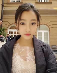 关晓彤 视频,青春活力演绎校园生活